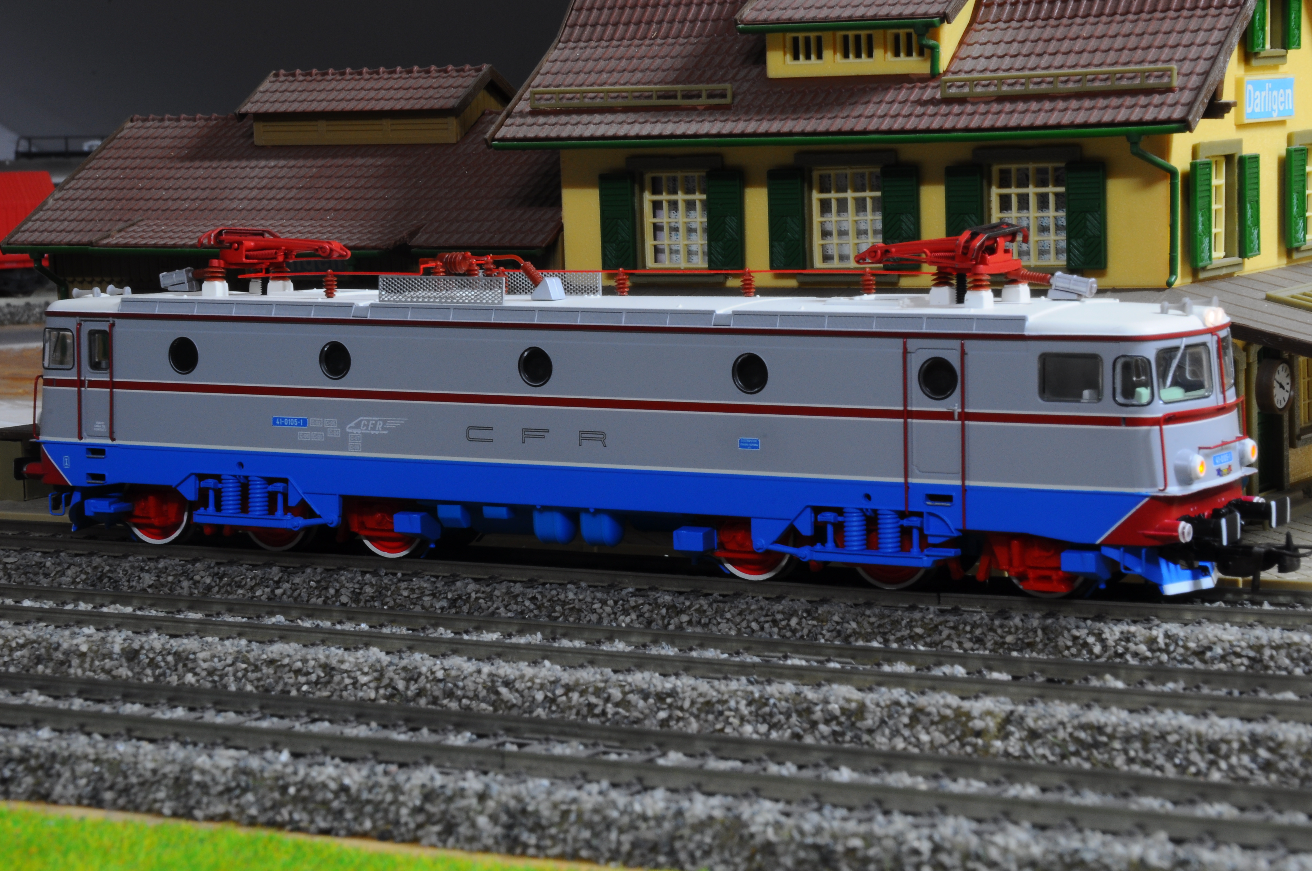 Model H0 4
